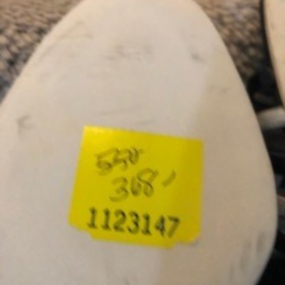 Authentic Giorgio Armani Peep Toe - Picture 5 of 5